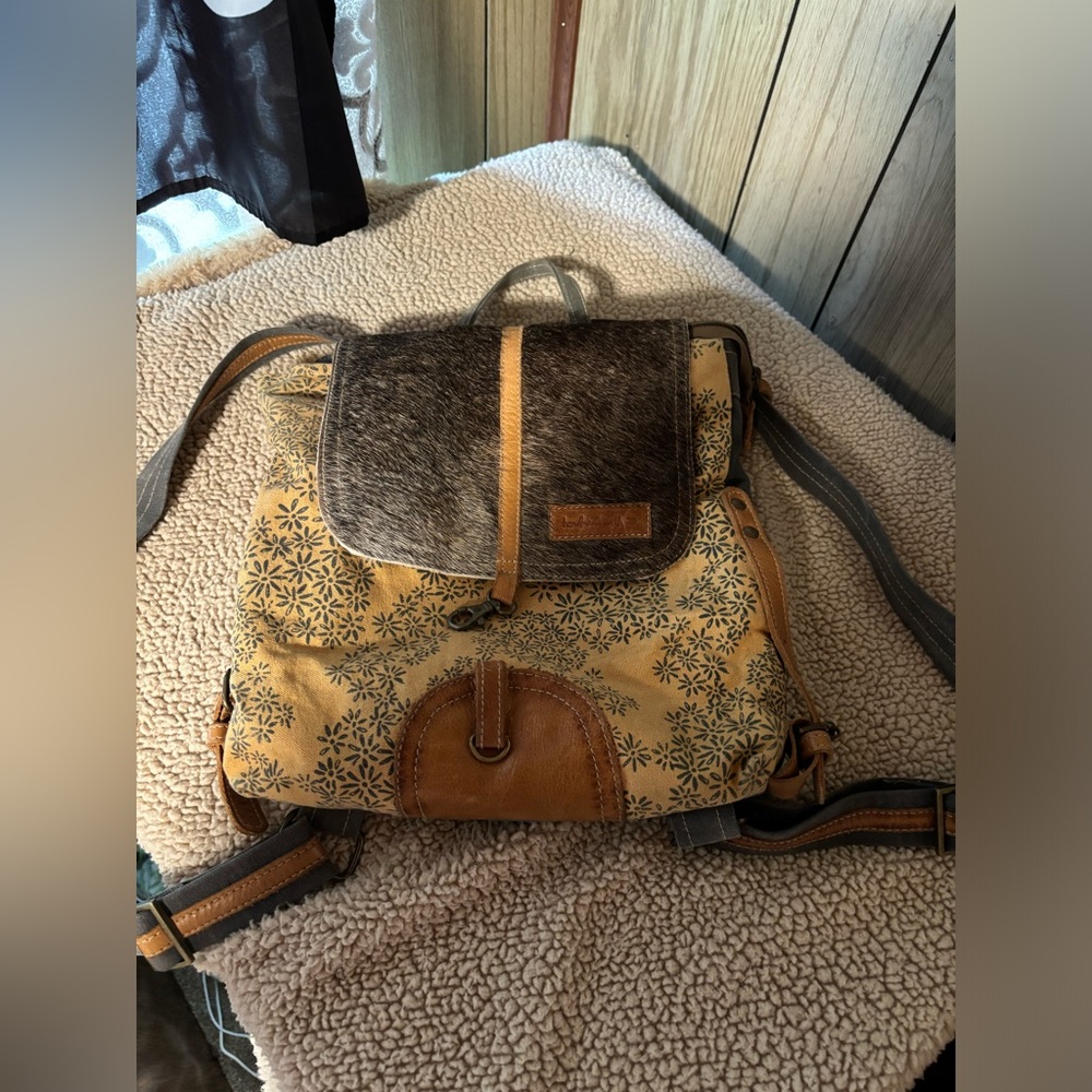 Sixtease backpack purse